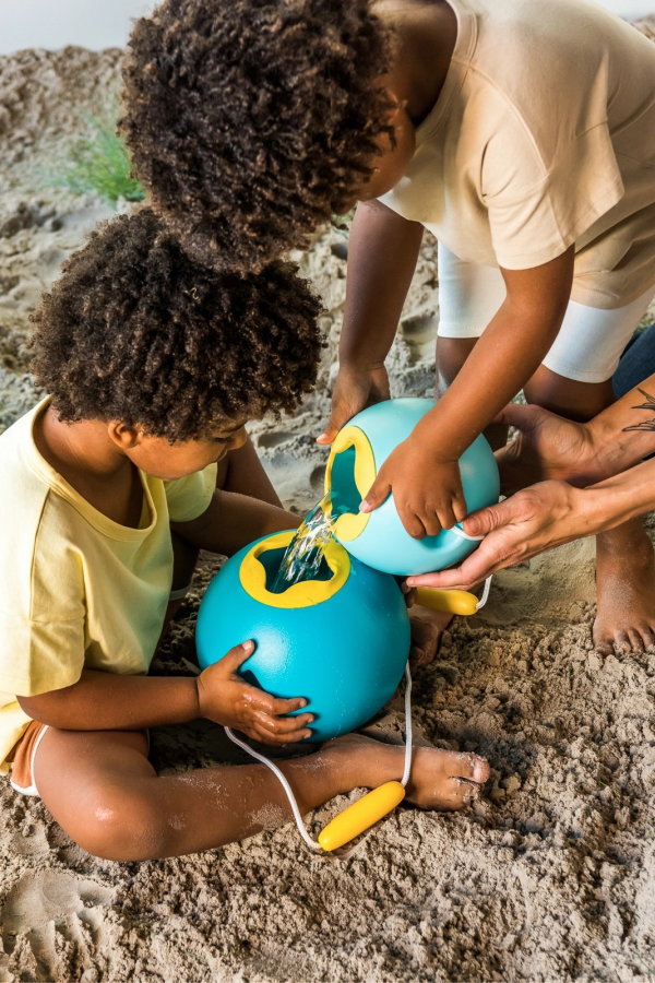 No Spill Mini Beach Bucket in Banana Blue