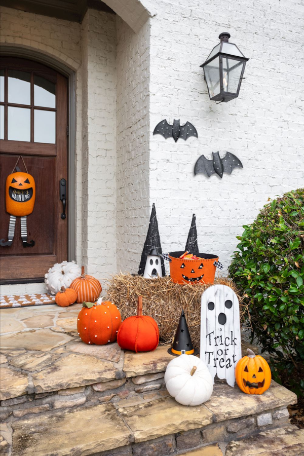Light Up Metal Bat Decor