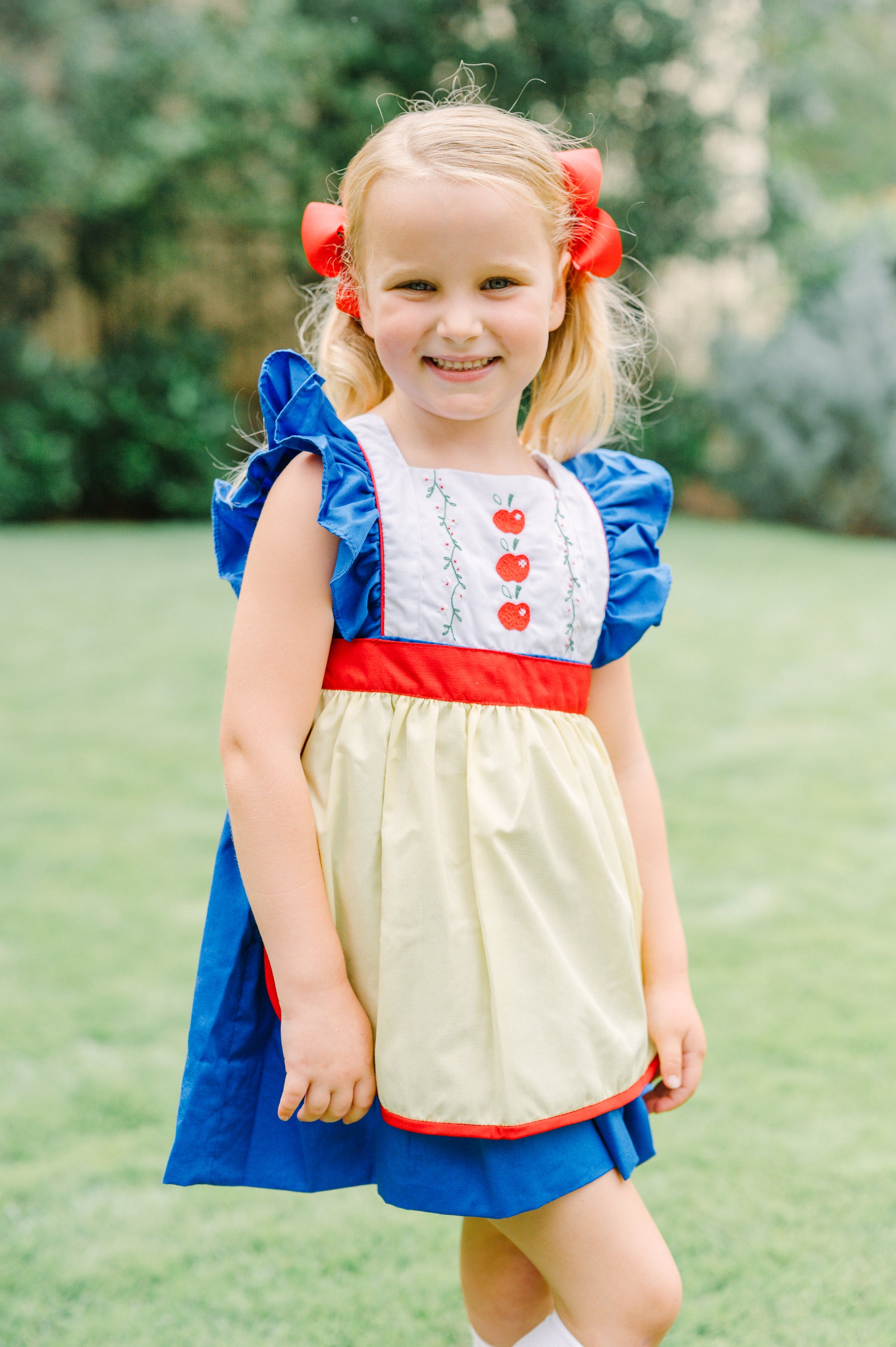 Snow White Dress with Apron The Frilly Frog Snow White Dress with Apron The Frilly Frog